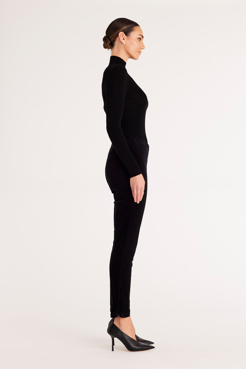 CAW23219_Black_04_dpdqtq_1673310940