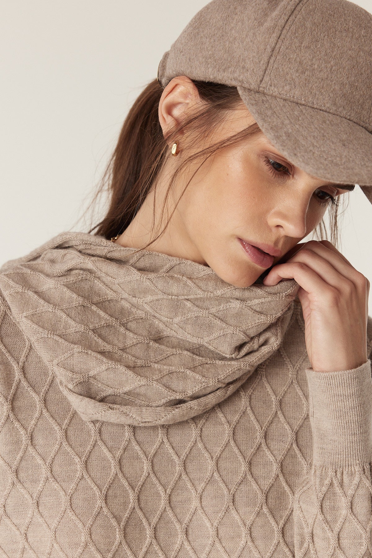 The Hampden Merino Snood - Pebble – Cable Melbourne