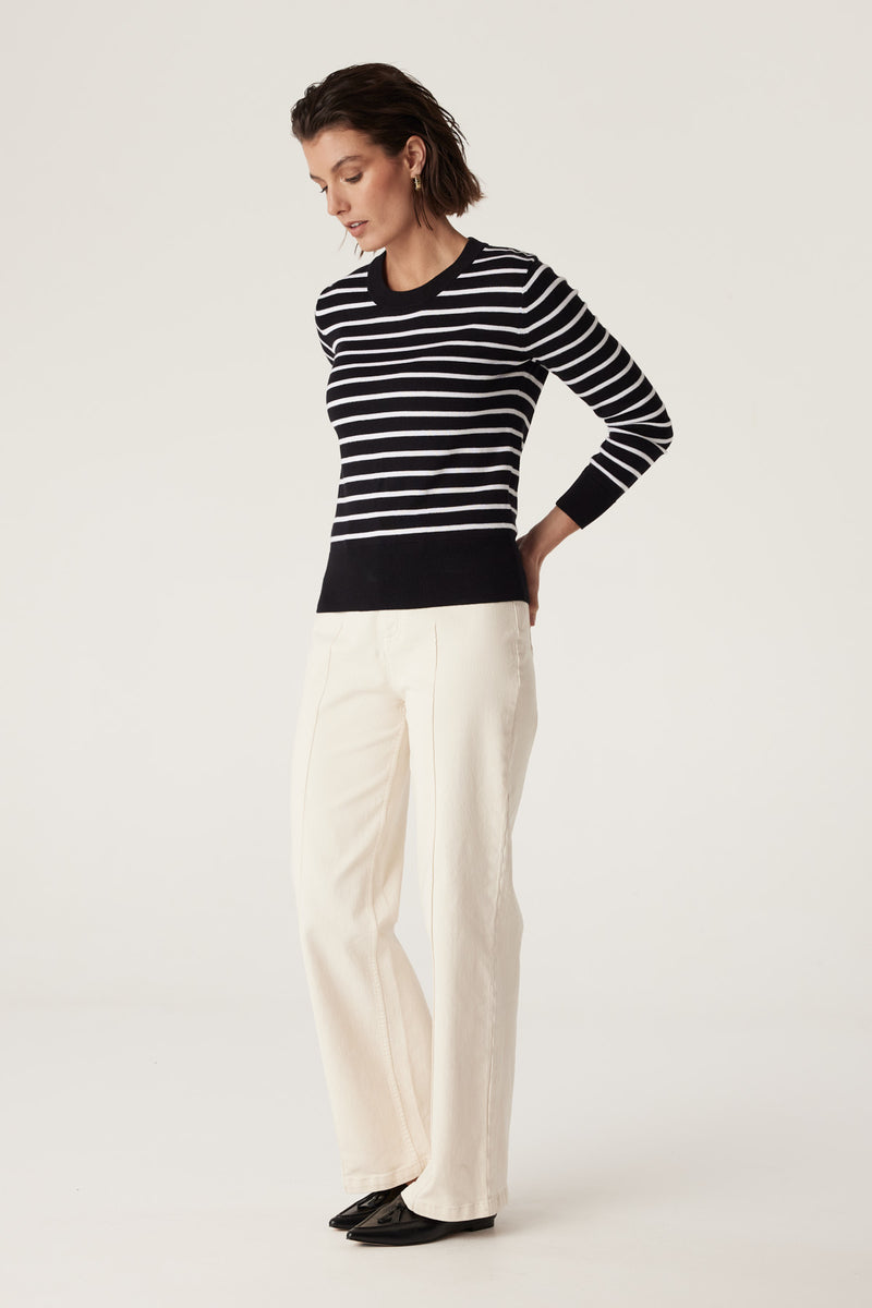 CSS23314_BlackStrip_04_kclcsw_1717551377