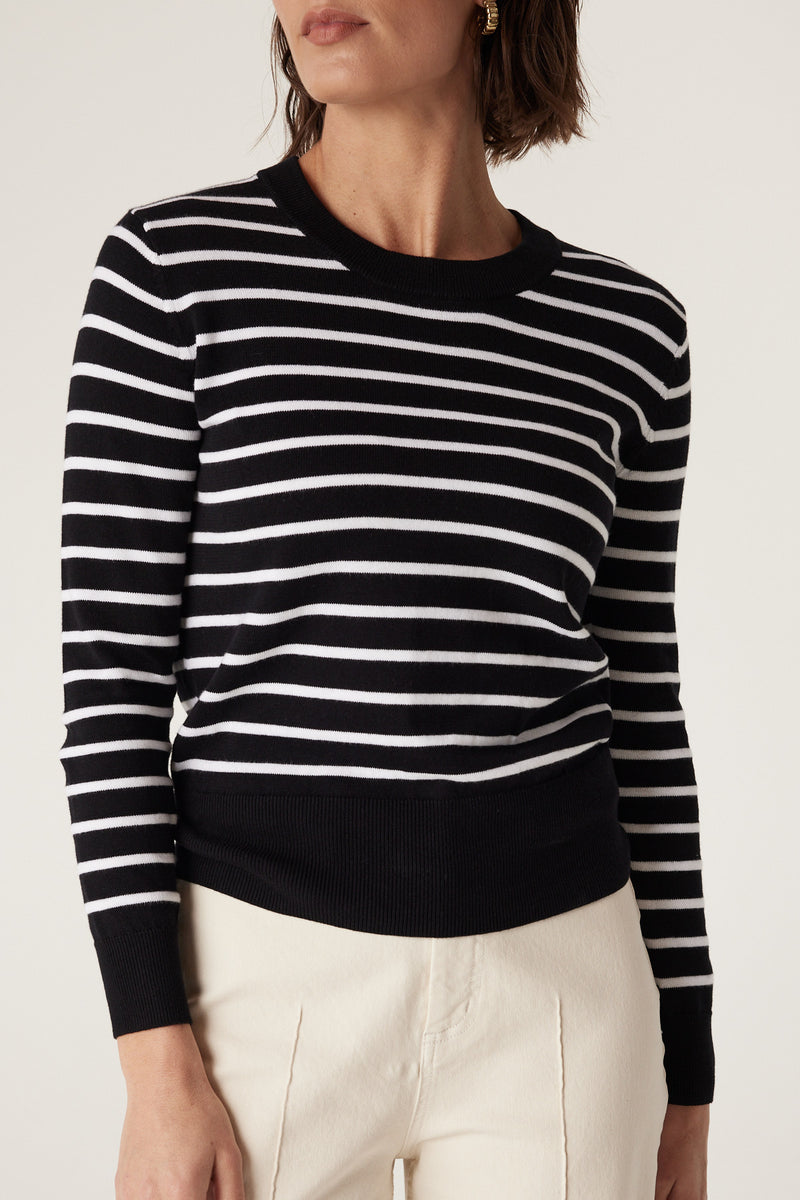 CSS23314_BlackStrip_06_jlneln_1717551378