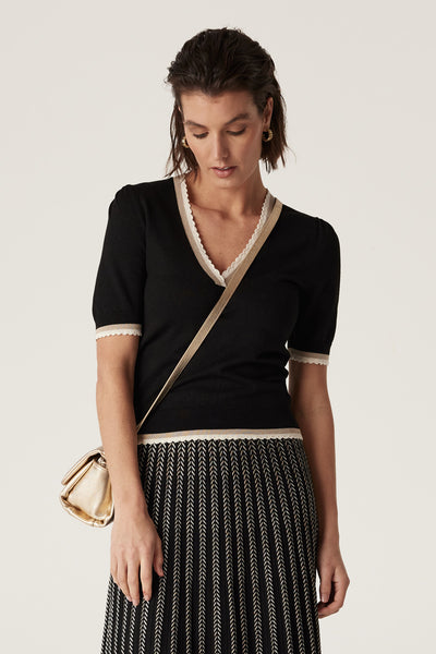 Joelle Scallop Knit Top - Black