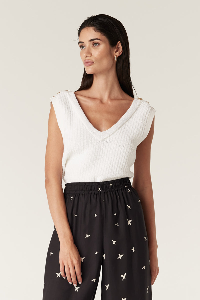 CSS25235_WHT_06_nm0too_1757375458