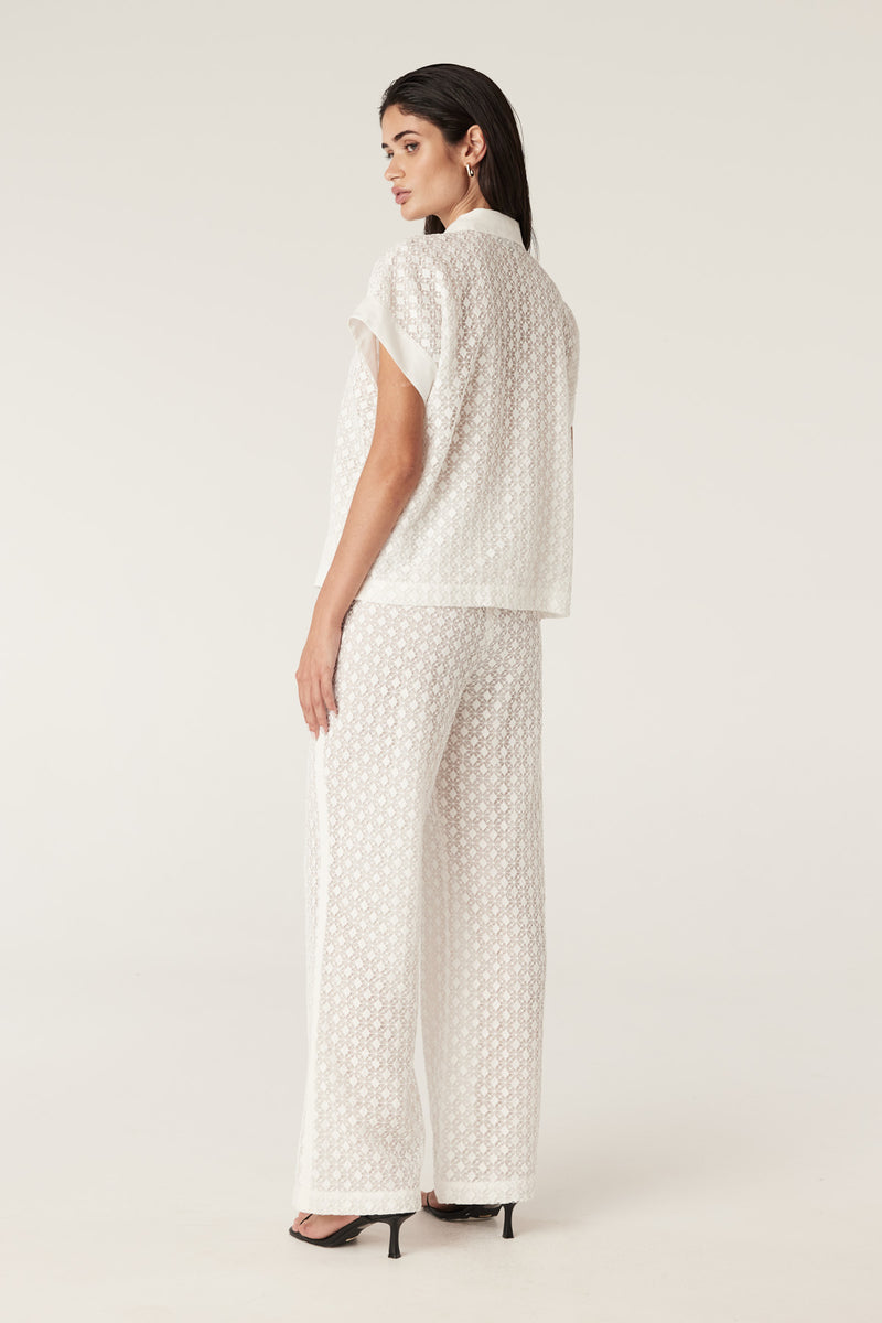 CSS25382_WHT_05_p3tffm_1757376434