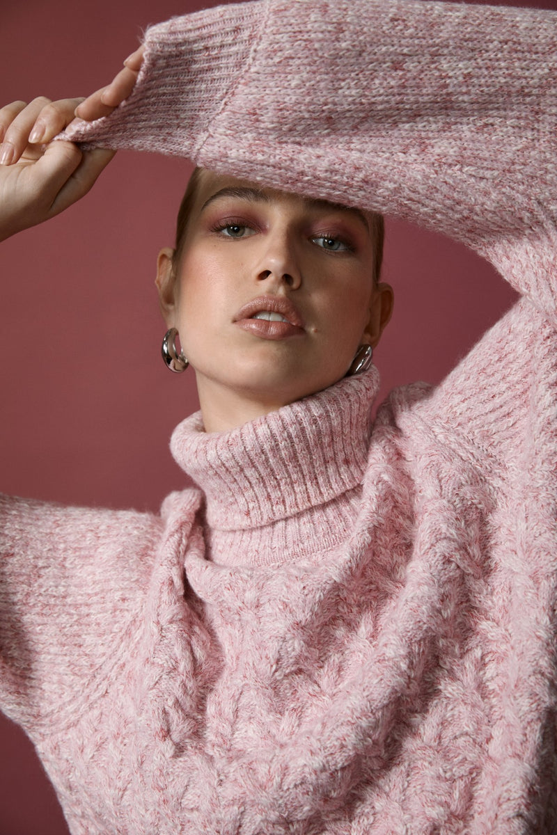 CAW23137_Blush_02_yviege_1686801822