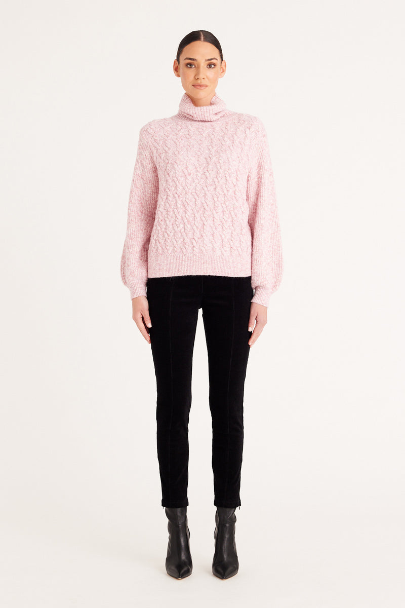 CAW23137_Blush_06_ntqemn_1677556266
