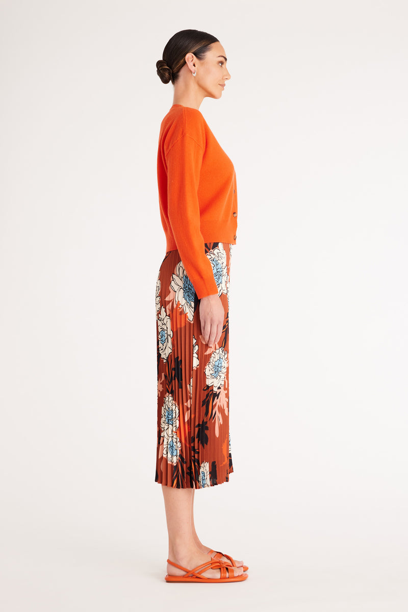 CAW23157_Mandarin_04_oqxk2p_1673310896
