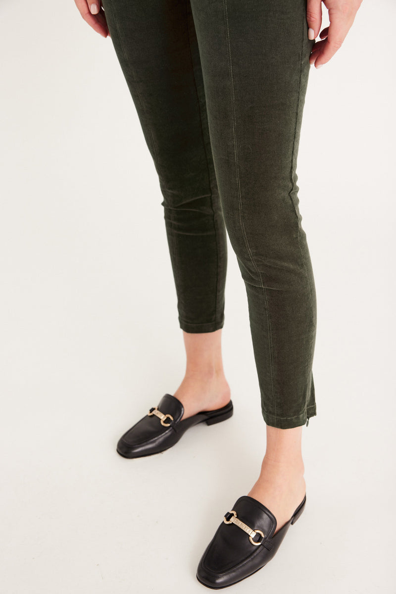 CAW23219_Khaki_06_xx4rtr_1677556413