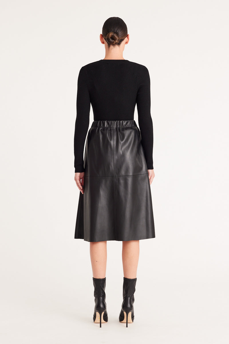 CAW23255_Black_05_yr0bft_1677556466