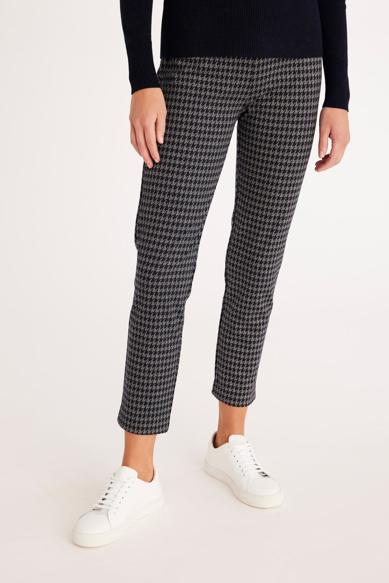 Jaqueline City woman chino pants in super stretch satin with houndstooth  pattern curvy  Masons  Masons EU