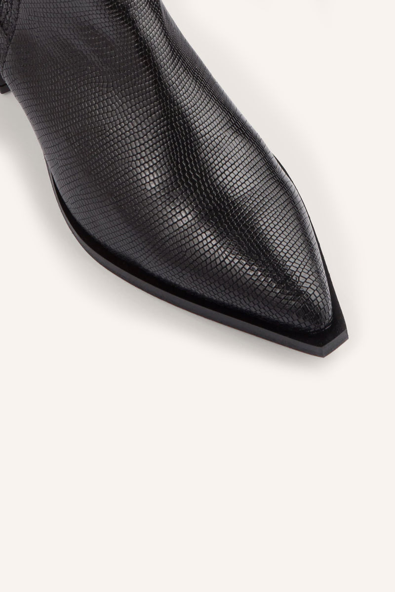 CAW23517_Black_03_ub96h2_1679616793