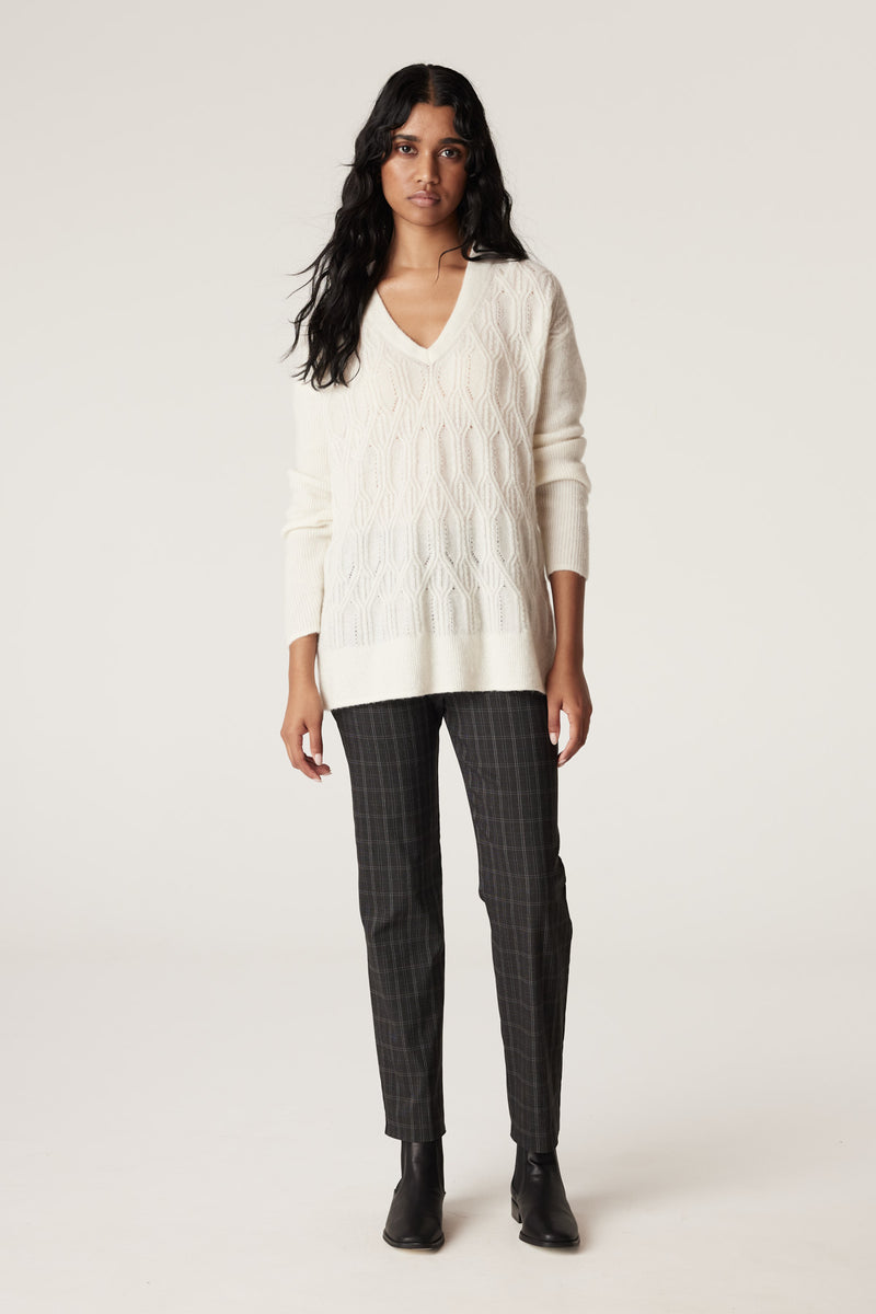 CAW24153_WHT_01_yc0ale_1705035513