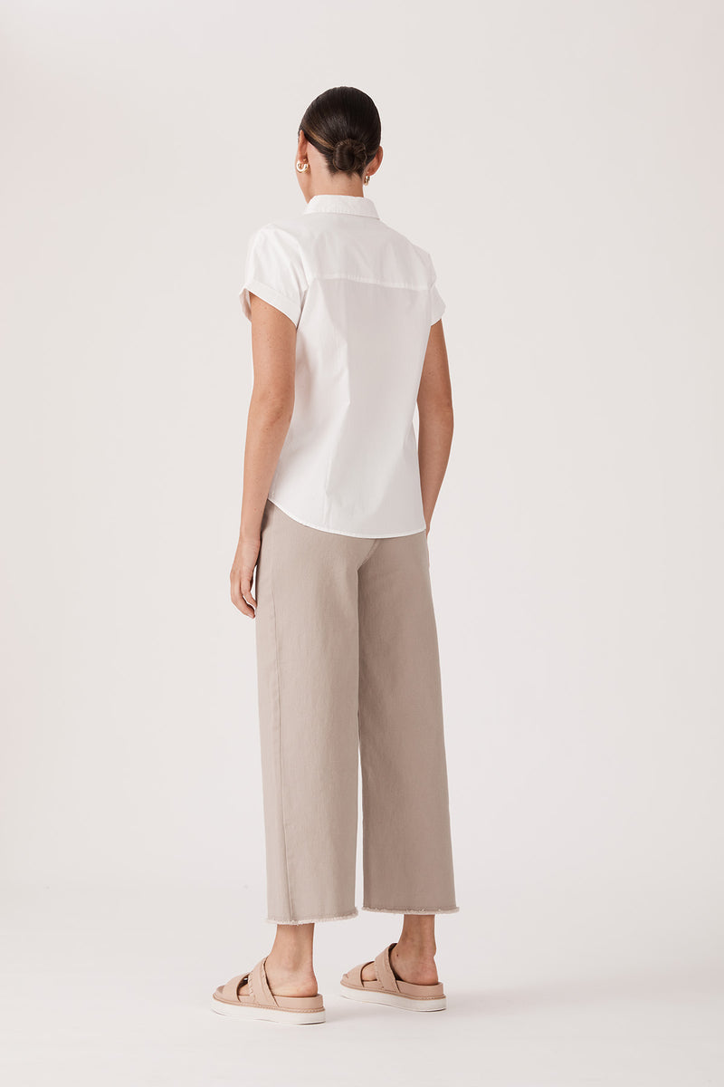 CS22549_WHITE_5_shrtqo_1659678416