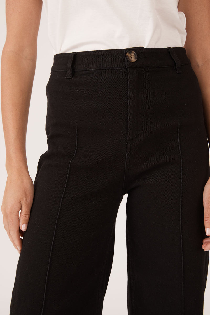 CS22557_BLACK_4_dl9vha_1659678326