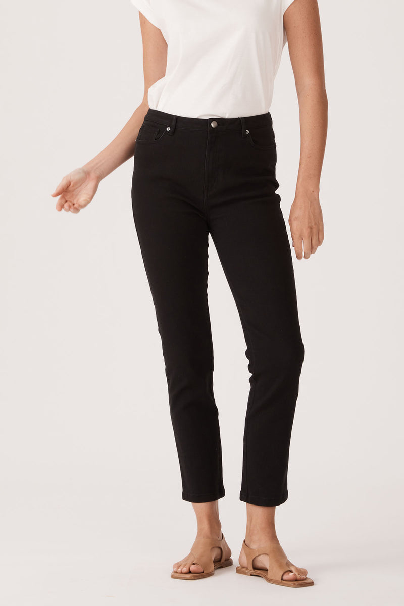 CS22558_BLACK_1_ycrffj_1659678329