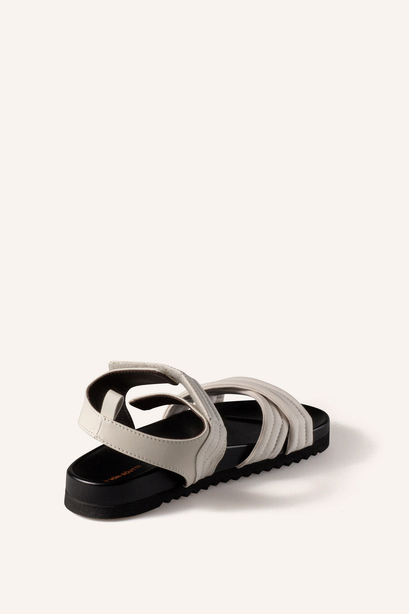 CS22600_Cream_03_iqlqhf_1676514453