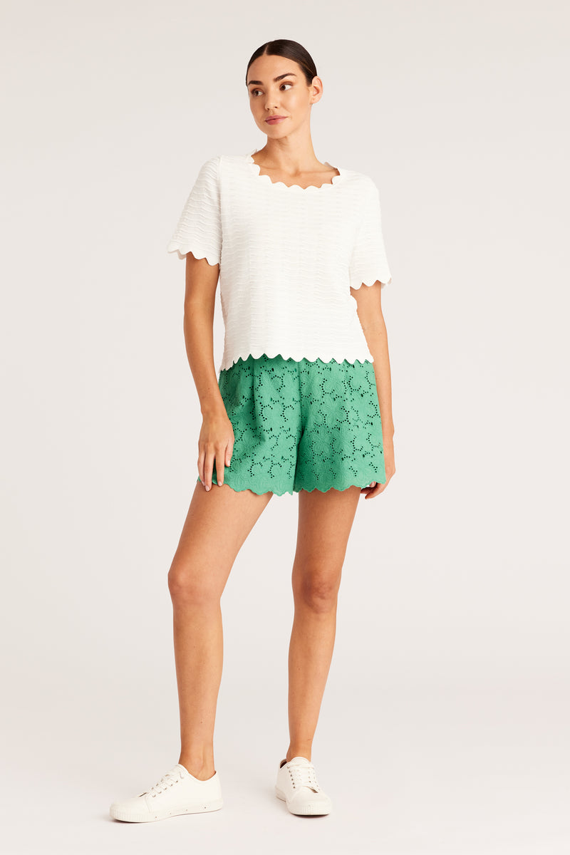 CSS22604_White_01_viizwk_1666587867