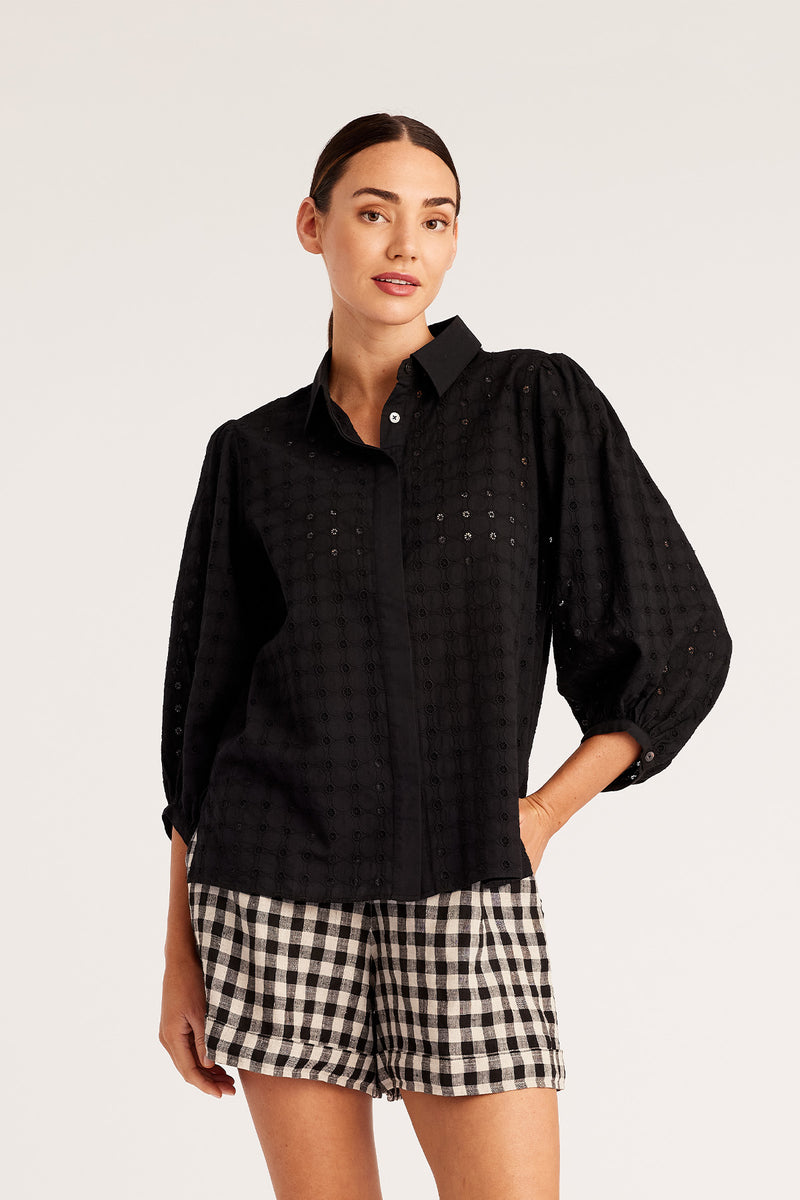 CSS22646_Black_01_f5czak_1671420493