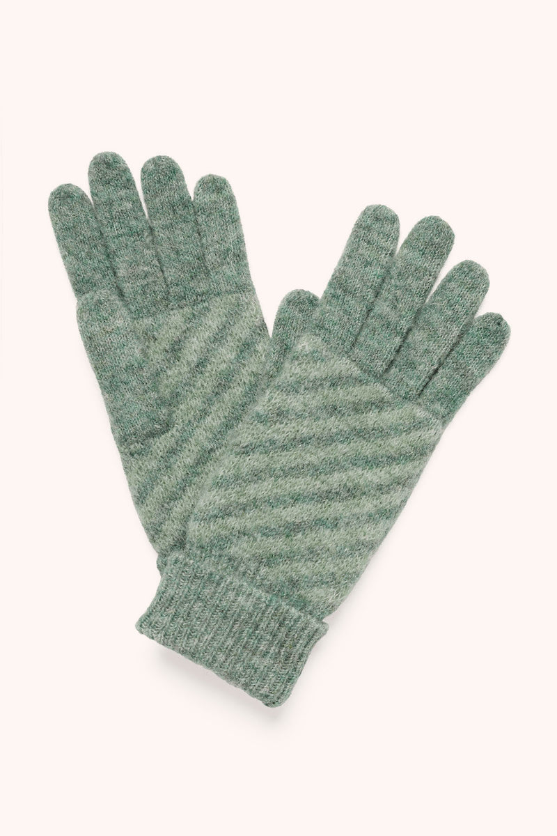 PL22211_GREEN_01_vuyuut_1675728919